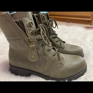 White Mountain Boots